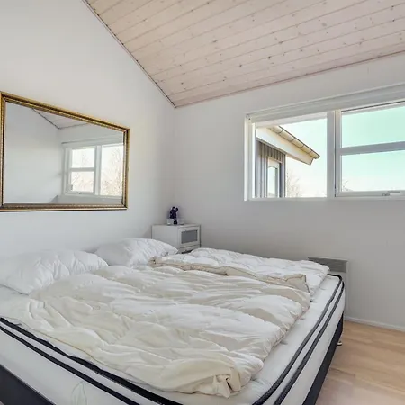 Dorithea - 3-5km From The Sea By Interhome